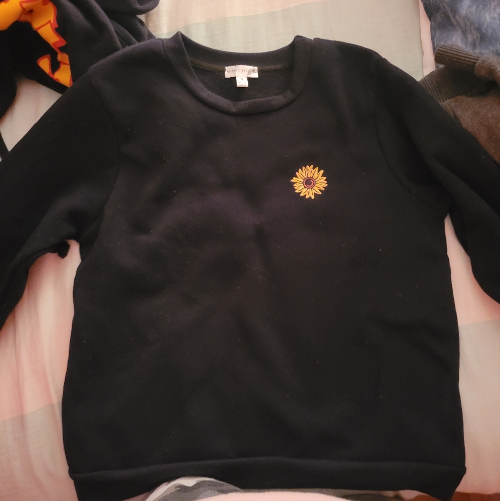 Black sweatshirt